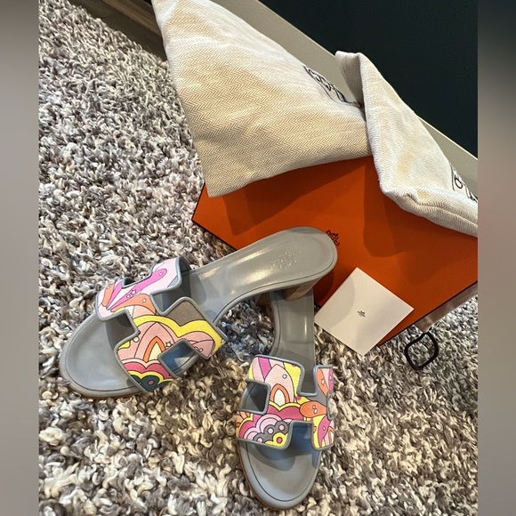 ❌ SOLD 💲8️⃣0️⃣0️⃣ Hermes Oran Oasis sandals ❌ SOLD - Picture 2 of 4